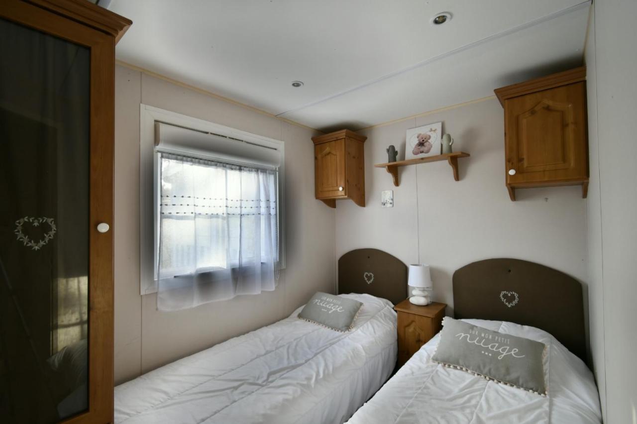 Mobil'Home Climatise Terrain Prive Proche Du Zoo De La Palmyre Les Mathes Exterior photo