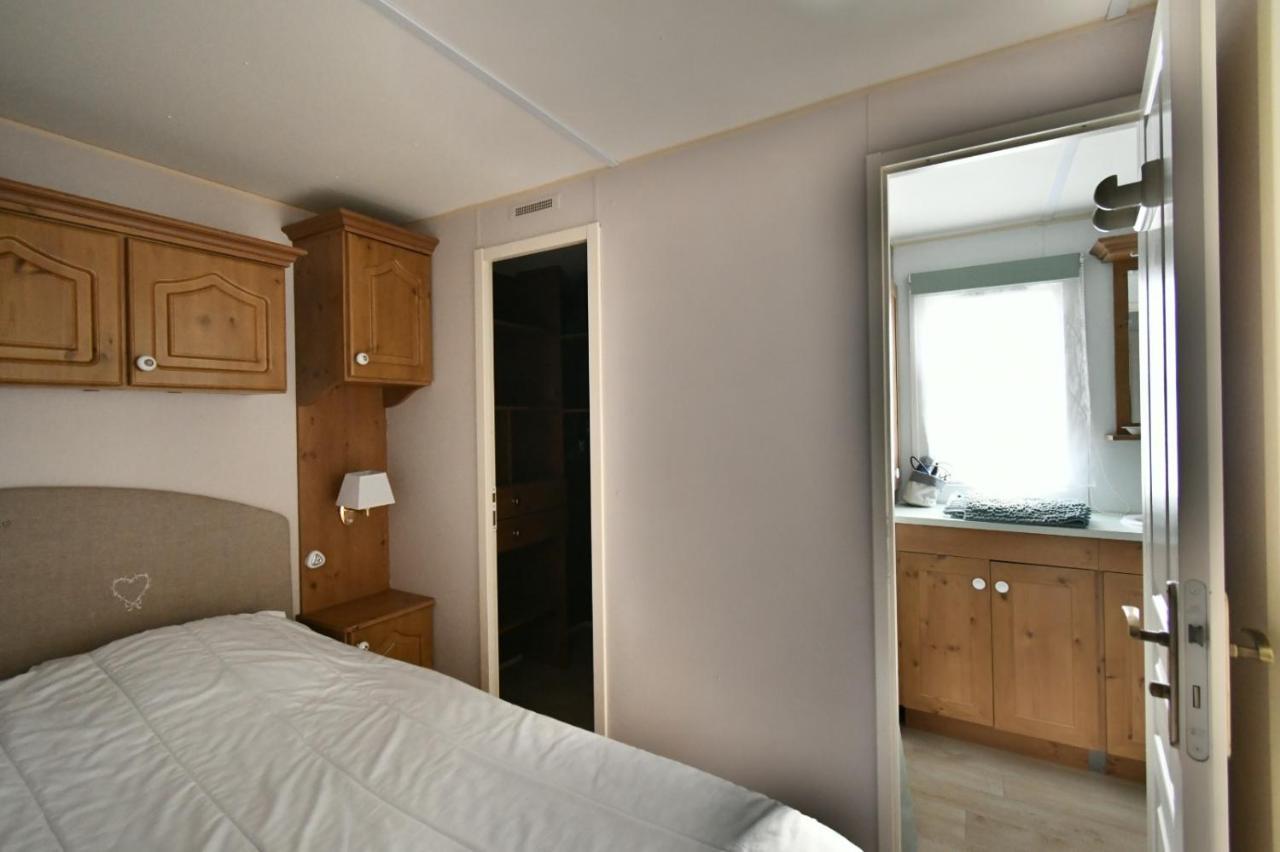 Mobil'Home Climatise Terrain Prive Proche Du Zoo De La Palmyre Les Mathes Exterior photo