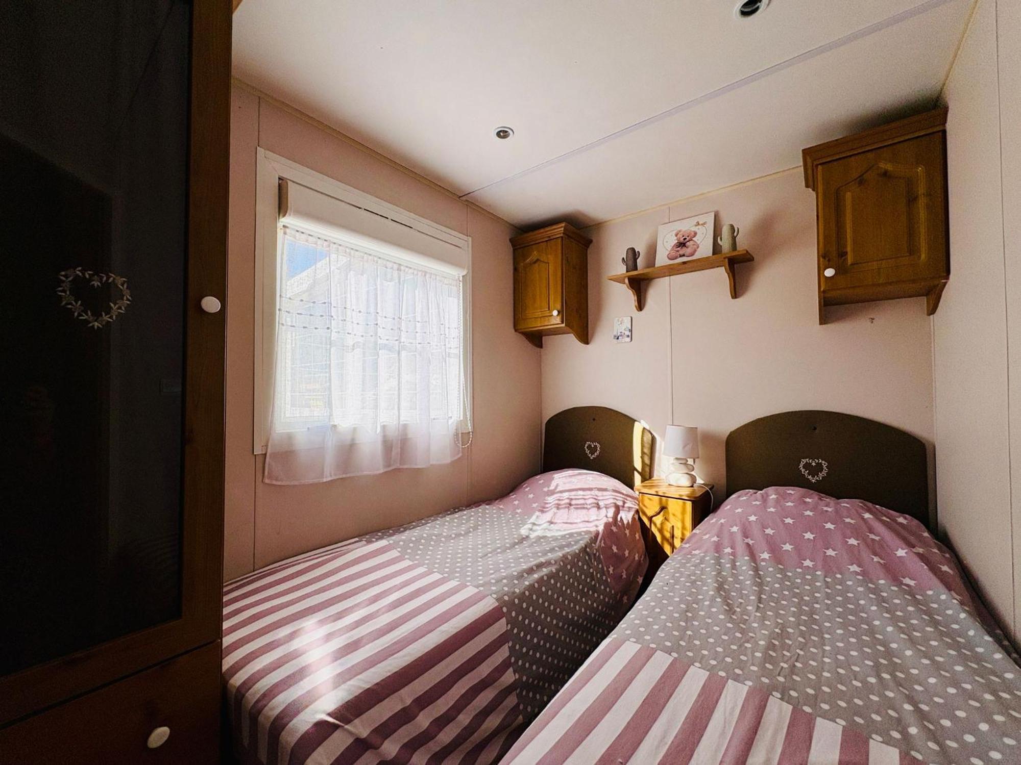 Mobil'Home Climatise Terrain Prive Proche Du Zoo De La Palmyre Les Mathes Exterior photo